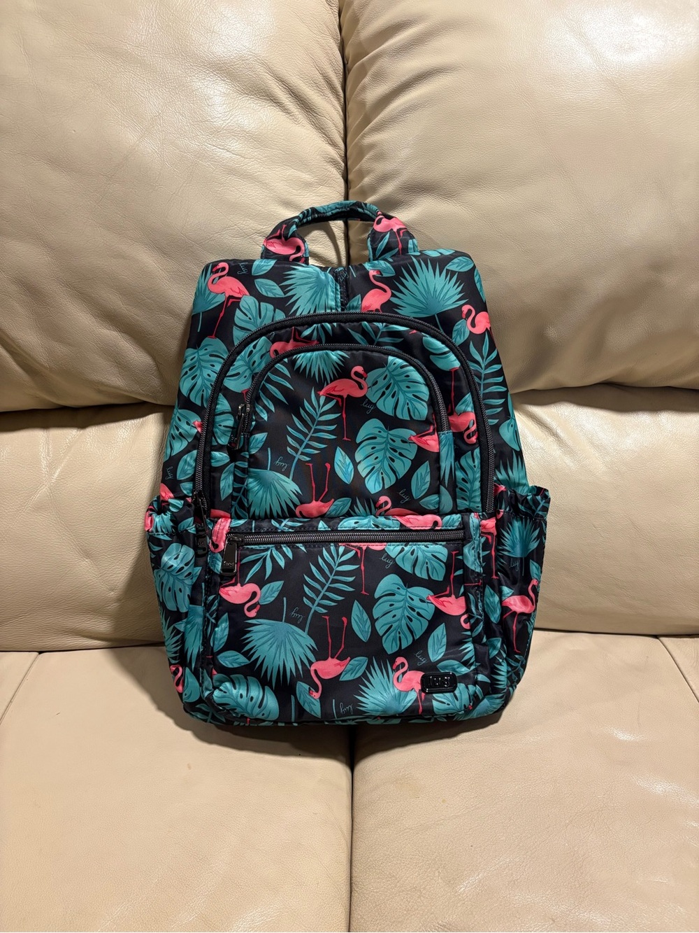 Lug Hatchback - Flamingo Black